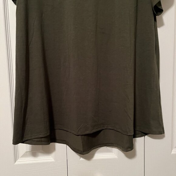 Shirt - Picture 3 of 4